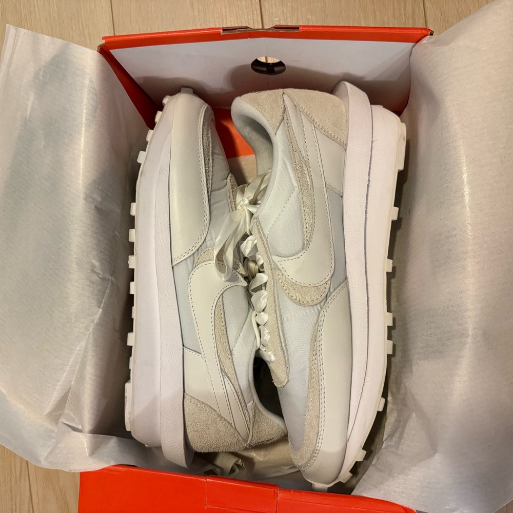 Nike White/Black Waffle LDV/Sacai Sneaker Box Label